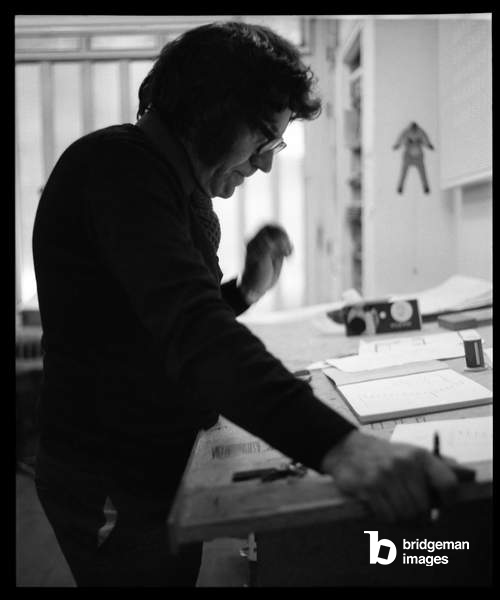 Carlos Cruz-Diez in his design studio "La Boucherie"