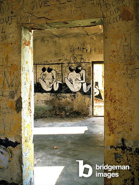 Tags and graffiti on the walls of the old semaphore of Leucate (11, Aude, Languedoc, Occitanie) 1988 - the main motif is signed by Jean-Louis Bigou / Photo Patrice Cartier - / Bridgeman Images