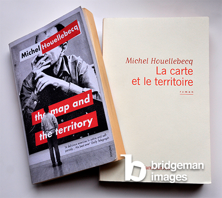 The book La Carte et le Territoire, French and English edition (photograph) / Private Collection / Bridgeman Images