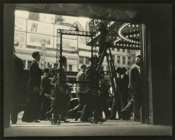 View out from doorway at people on Broadway between 46th and 47th Street, USA, 1925 (gelatin silver photo), Irving Browning, (1895-1961) / Collection of the New-York Historical Society, USA / © New York Historical Society / Bridgeman Images
