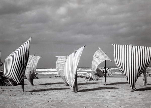 tents on a beach in Italy, 40's, 40's, black and white  photo