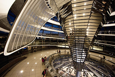 Inside Norman Foster's Dome of the Reichstag Building at Night, Berlin, Germany (photo) / Peter Langer/Design Pics/UIG