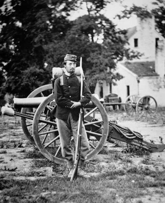 PNP270222 Private D.W.C. Arnold, Union Army, photographed near Harper's Ferry, Virginia, 1861 (b/w photo) by Mathew Brady/ Peter Newark American Pictures