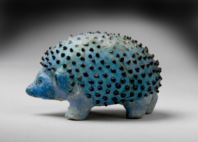 Model hedgehog, from Tomb 416 at Abydos, New Kingdom (red ware pottery), Egyptian 18th Dynasty (c.1567-1320 BC) / Ashmolean Museum, University of Oxford, UK