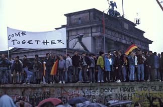 Protestors in front of the Brandenburg Gate border crossing, 22nd December 1989 / Berlin, Germany / H.P. Stiebing