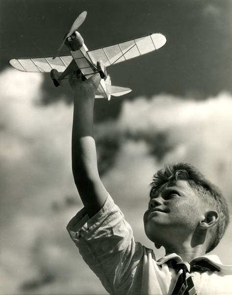 Boy holding up a model airplane, New York, USA, 1932 (gelatin silver photo), Irving Browning, (1895-1961) / Collection of the New-York Historical Society, USA / © New York Historical Society / Bridgeman Images